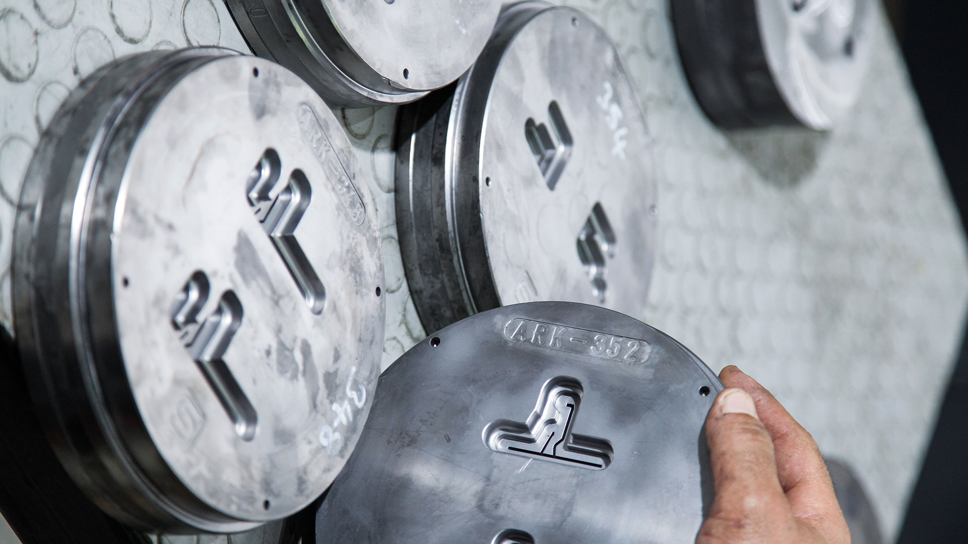 Haute précision et expertise dans la mise en forme de l'aluminium