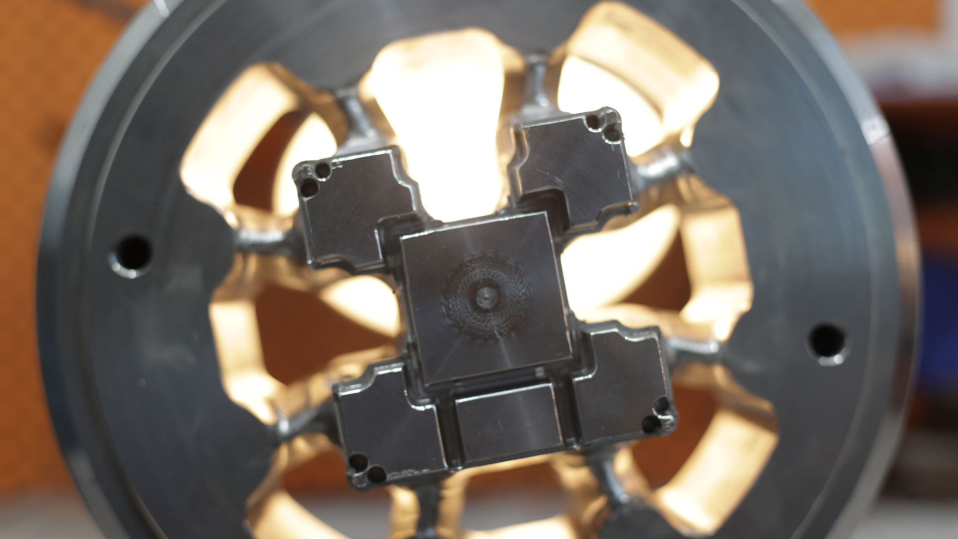 Service avec notre expérience, une production unique mais spéciale